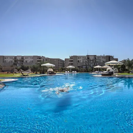 Thalassa Beach Two Bedroom Penthouse דירה